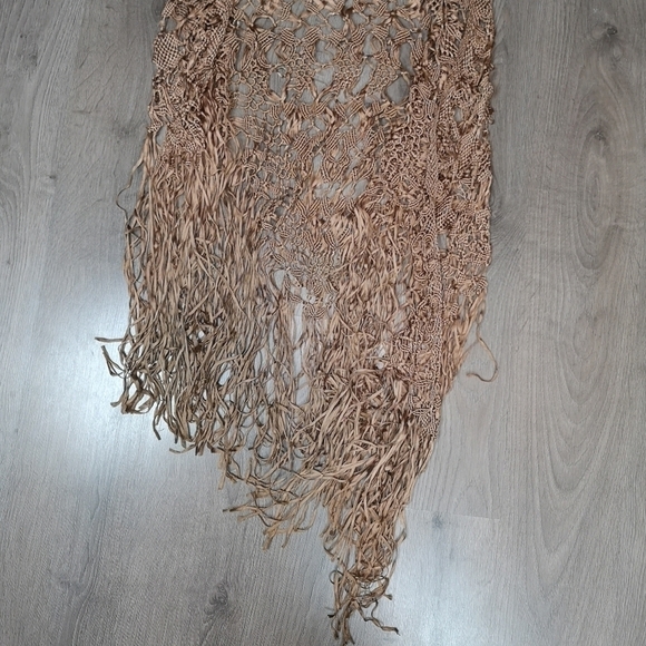 70s Vintage Boho Macrame Crochet Fringe Handmade Wrap - Picture 7 of 8